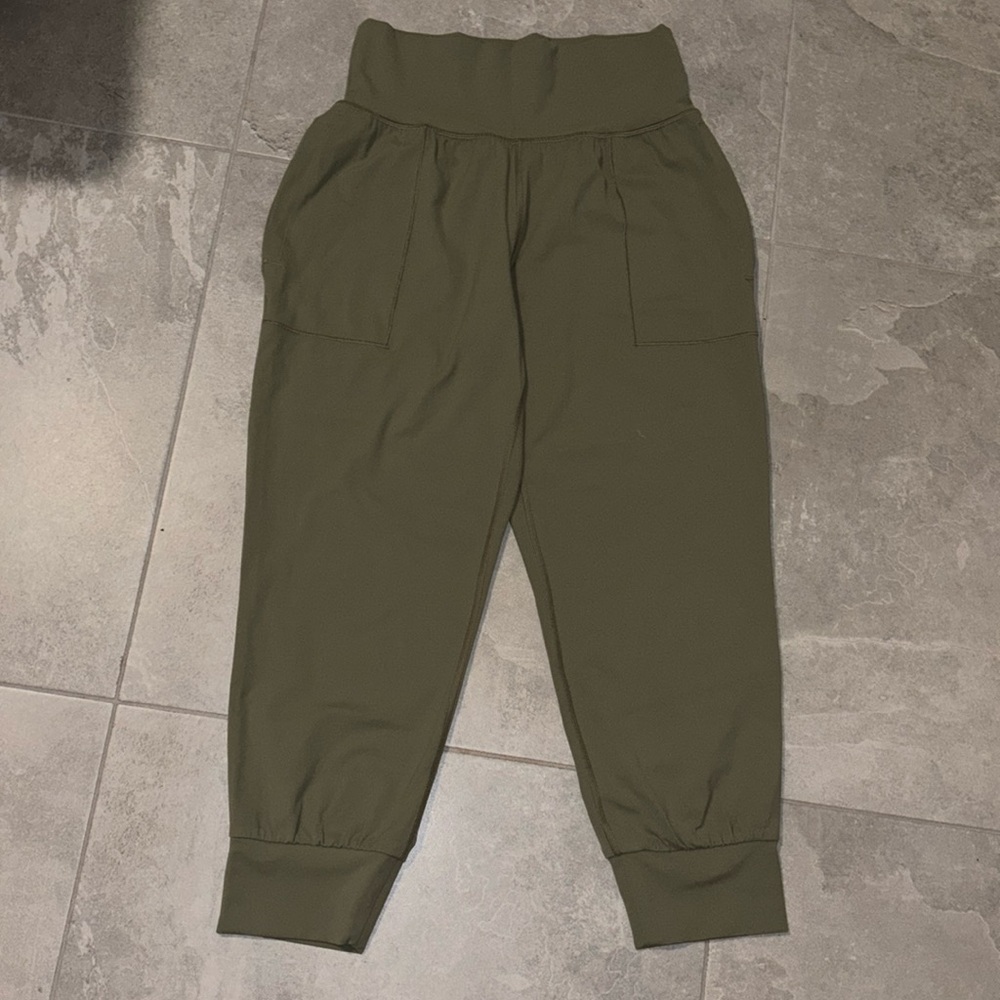 Athleta Capri leggings